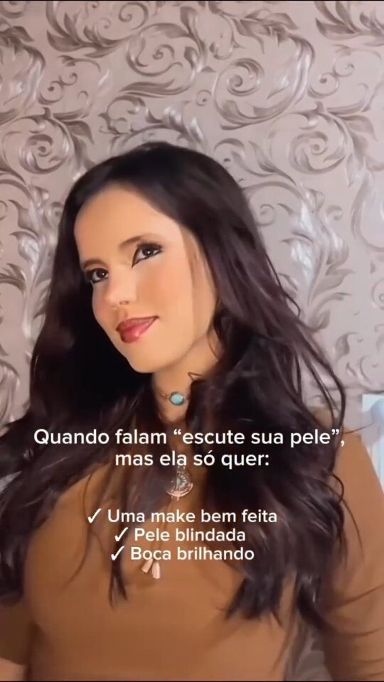 Instagram post from glow.luxee. This post is in position 2.