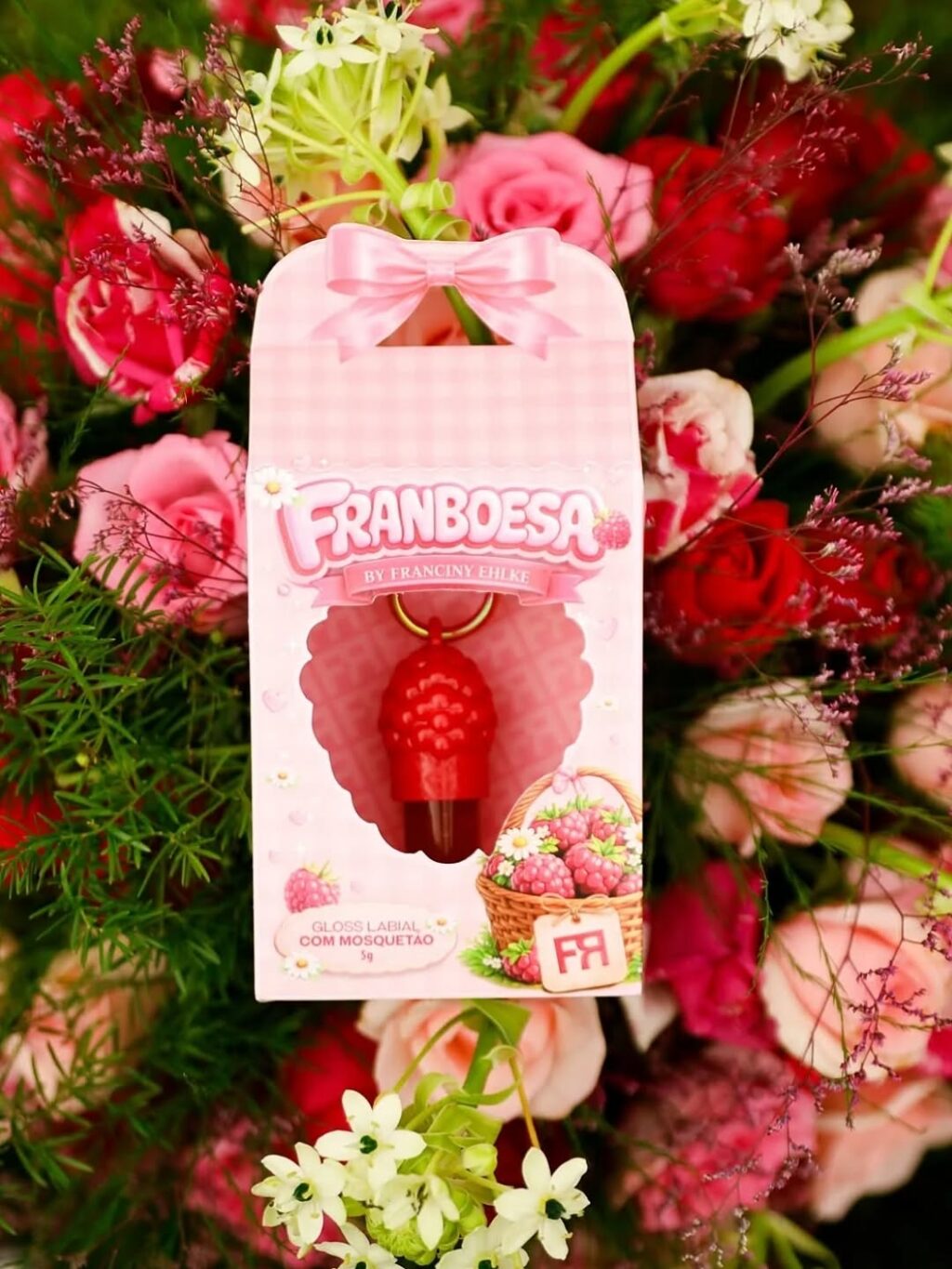 Instagram post from glow.luxee. This post is in position 0.